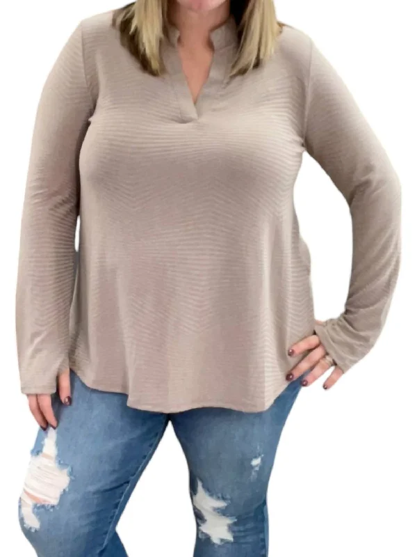 Long Sleeve With Thumbholes Gabby Top In Mocha